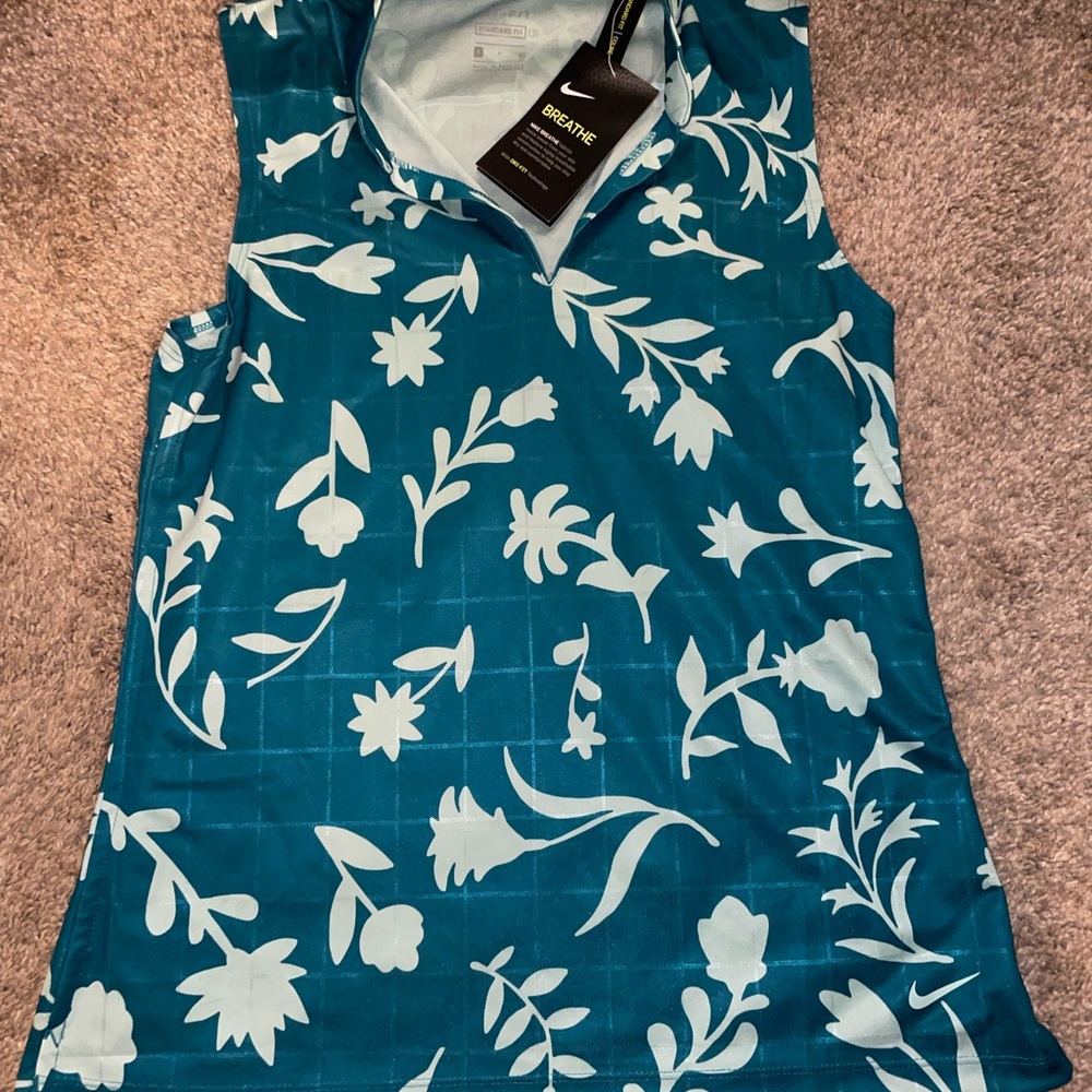 NWT Nike women’s golf shirt